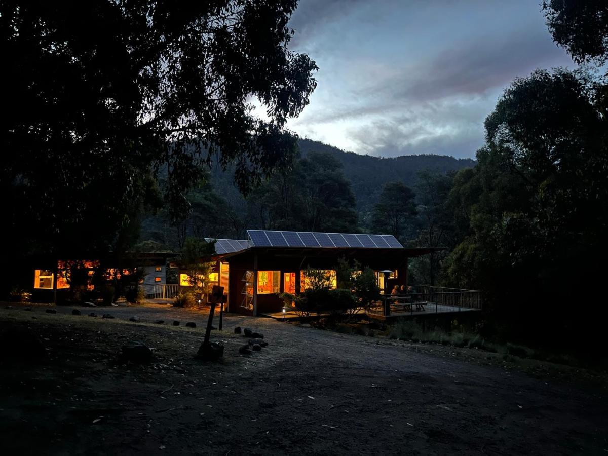 Base Camp Tasmania Hotel New Norfolk Exterior photo
